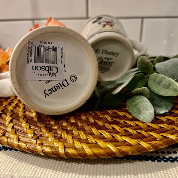 Gibson Disney Vintage Mickey Mouse Coffee Mug Set‎ of 2 Classic White Black Red - Picture 2 of 5